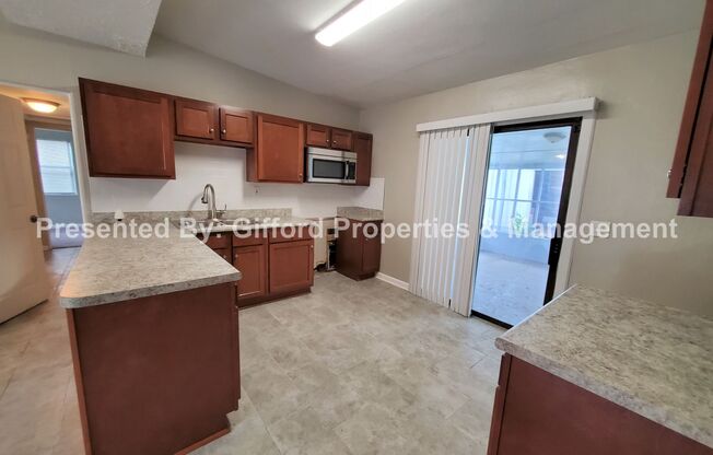 3 beds, 1 bath, $1,395