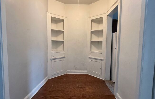 2 beds, 1 bath, $810, Unit 3720 N Pennsylvania St #26