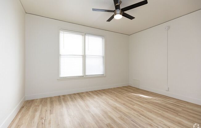 Studio, 1 bath, 350 sqft, $1,150, Unit 307