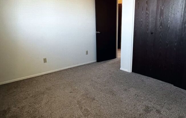 2 beds, 1 bath, $1,025