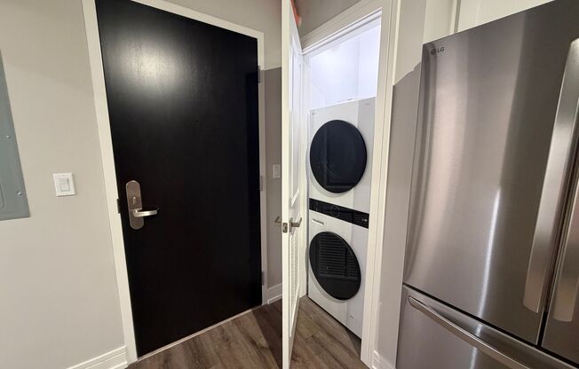 Studio, 1 bath, 418 sqft, $1,700, Unit 952-206