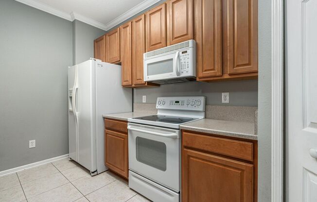 3 beds, 2 baths, $1,450, Unit # 6410