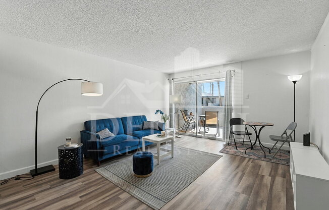 2 beds, 2 baths, 932 sqft, $1,450, Unit Unit 229e