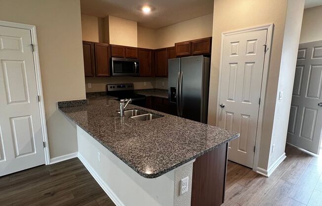 New 3/2.5 Townhome In Orchard Park!