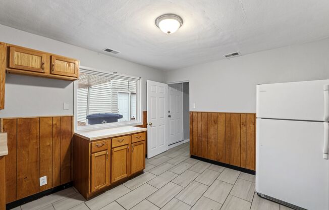 3 beds, 1 bath, $1,200