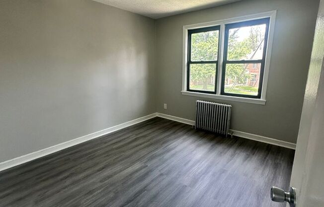 2 beds, 1 bath, 850 sqft, $1,895, Unit APT 36