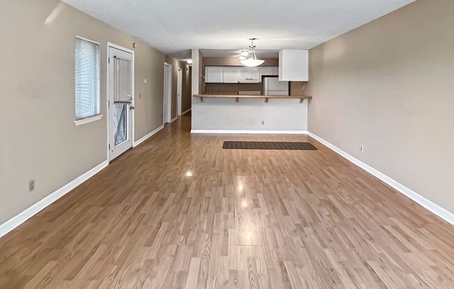 Spacious Condo next to Magnuson Park