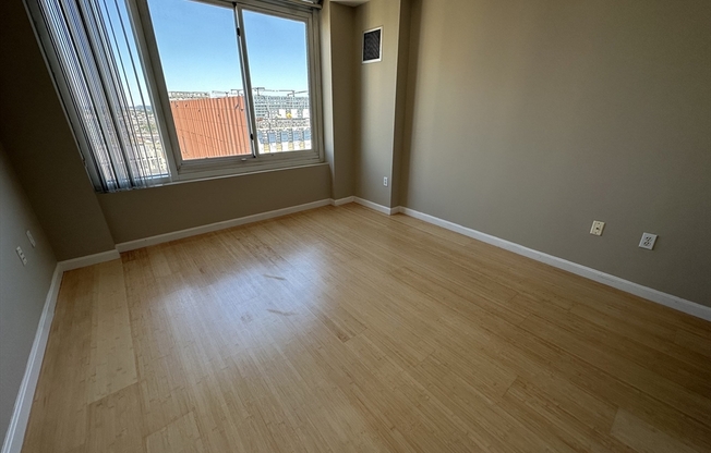 1 bed, 1 bath, 744 sqft, $3,500, Unit 2401