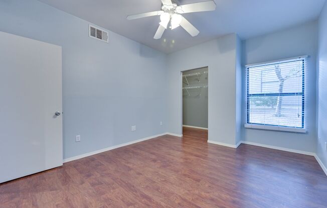 1 bed, 1 bath, $1,300, Unit # 1061