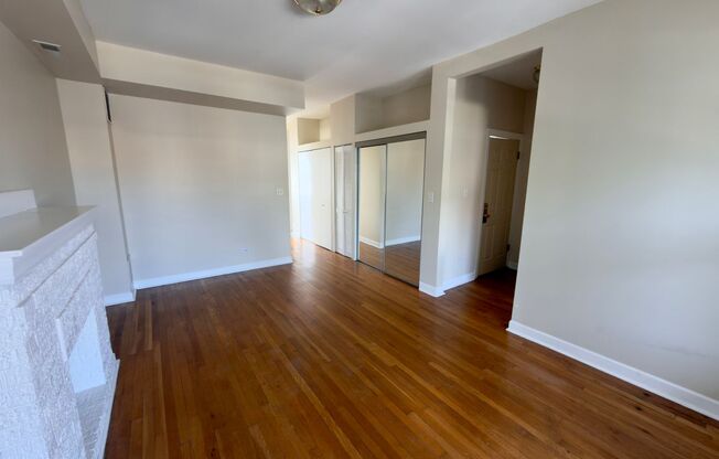 4546 Western