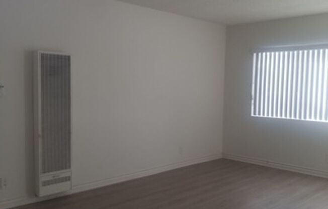 2 beds, 2 baths, $2,795, Unit 05