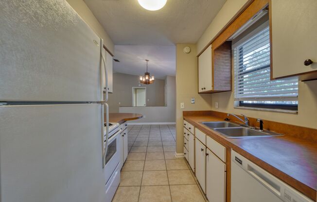 2 beds, 1 bath, $1,500