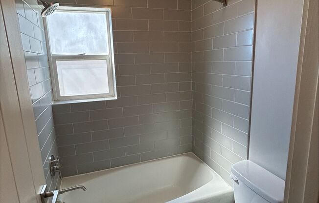 1 bed, 1 bath, 574 sqft, $1,295, Unit 38