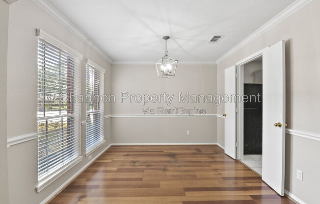 2003 WHITELAW DR