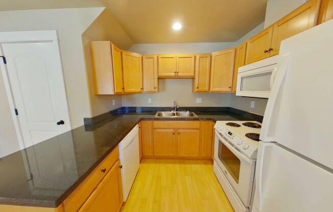 3 beds, 2 baths, $2,400, Unit 1