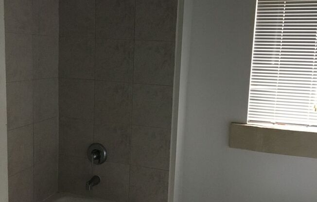 Studio, 1 bath, 800 sqft, $1,725, Unit B-202