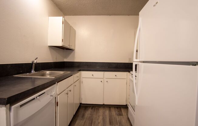 GET 2 WEEKS FREE RENT: 1Bdr w/Large Closets + DW & Private Balcony!