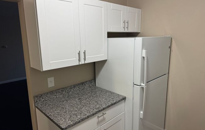 3 beds, 1 bath, $1,105, Unit 1620 #17