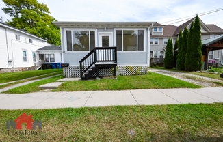 608 CENTRAL ST
