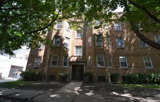 3707 HOYNE