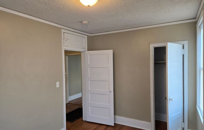 2 beds, 1 bath, $1,150