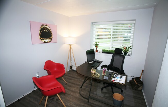 1 bed, 1 bath, 650 sqft, $999, Unit 702-R