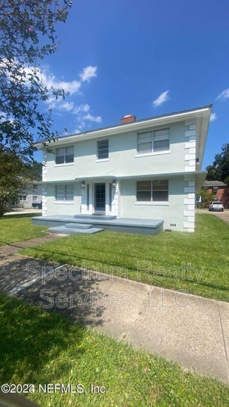 1305 LASALLE ST