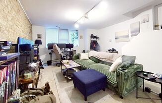 1 bed, 1 bath, 810 sqft, $1,950, Unit 1315 G
