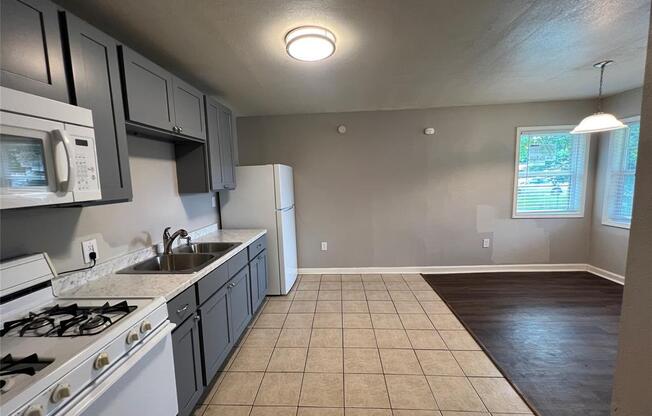 5006 CHENNAULT RD