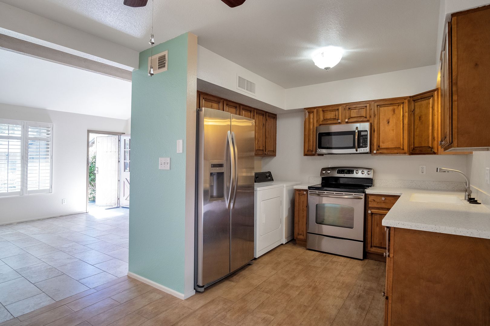 Charming 2 Bed Patio Home in Tempe! Cross streets: E Guadalupe and S Rural