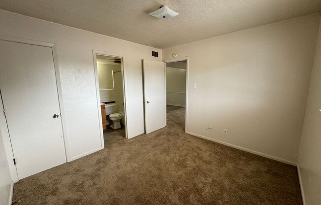 1 bed, 1 bath, 406 sqft, $525, Unit Apt 14