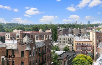 39 E 21 ST