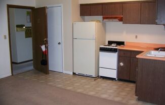 1 bed, 1 bath, $660, Unit C20