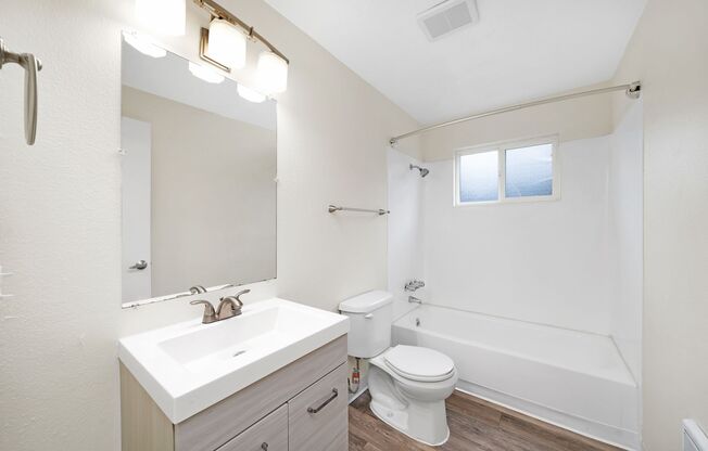 2 beds, 1 bath, 850 sqft, $1,495, Unit 42