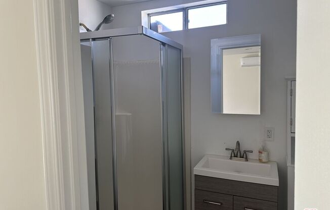 Studio, 1 bath, 395 sqft, $2,200