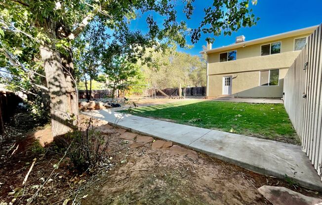 Affordable Pet-Friendly Three Bedroom Duplex in Hildale with HUGE yard.