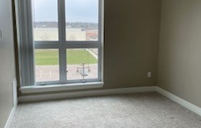 1 bed, 1 bath, 673 sqft, $1,350, Unit 407 Spring Green d