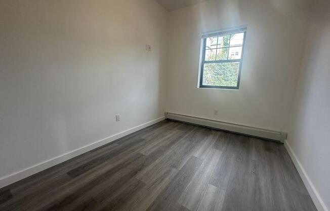 3 beds, 1 bath, $3,100