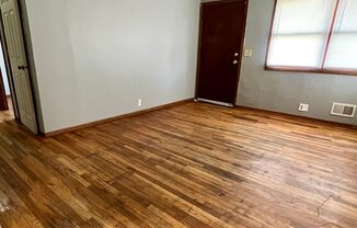 4 beds, 1 bath, $950