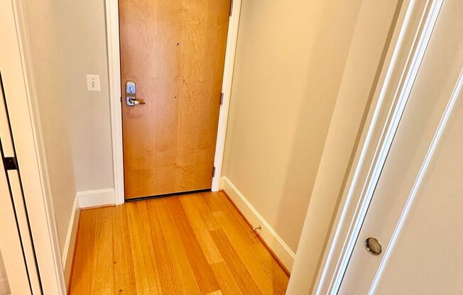 1 bed, 1 bath, $2,995, Unit 720