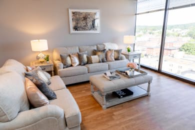 3 beds, 1 bath, 1,403 sqft, $3,045