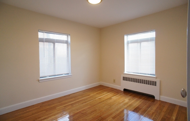 1 bed, 1 bath, 825 sqft, $2,100, Unit 3