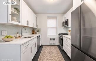 2 beds, 1 bath, $3,200, Unit 414