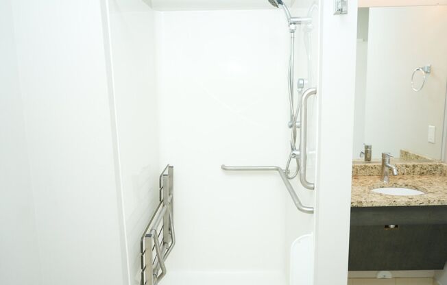 1 bed, 1 bath, 710 sqft, $1,615, Unit Apt #202