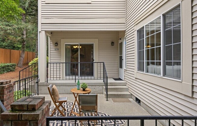 10909 AVONDALE RD NE