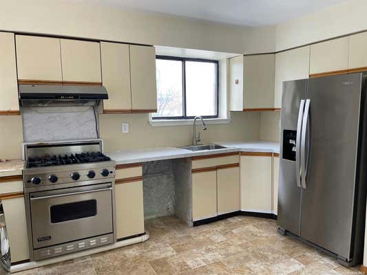 3 beds, 2 baths, $3,650, Unit 3