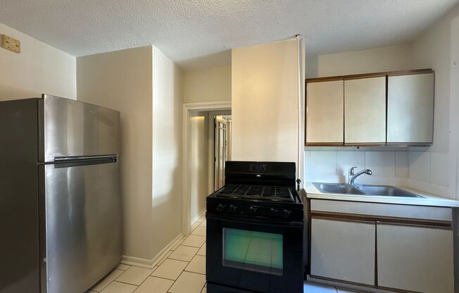 1 bed, 1 bath, $795, Unit Unit 1 - Room A