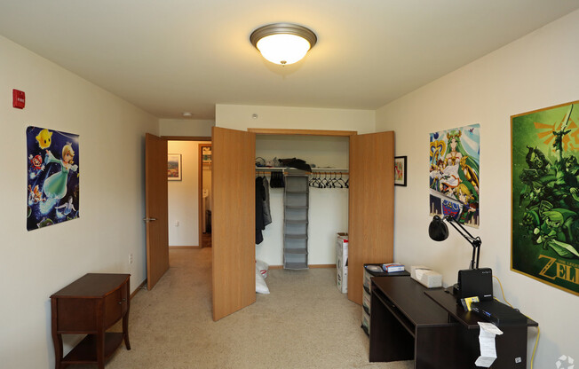 3 beds, 2 baths, 1,280 sqft, $1,699.99, Unit 533-204