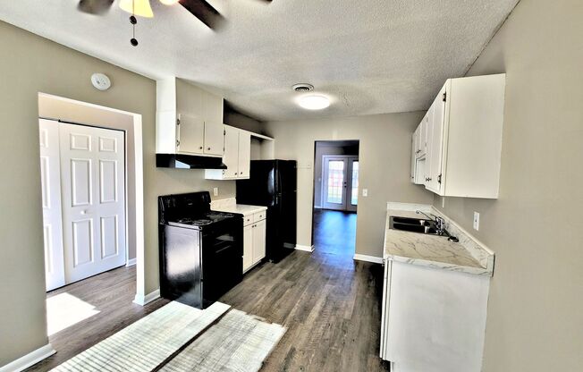 2 beds, 2.5 baths, 1,372 sqft, $1,095, Unit 4D