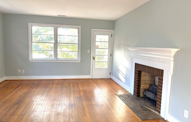 2 Bedroom | 1 Bathroom Home – Downtown Charleston - Available NOW! Short term lease!